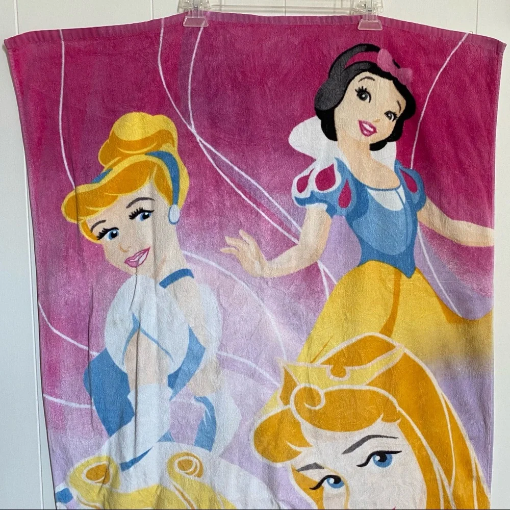 Disney Store Princess Beach Towel Snow White Cinderella Sleeping Beauty Vintage